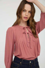 Load image into Gallery viewer, Front tie blouse