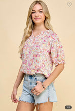 Load image into Gallery viewer, Ivory floral top