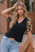 Load image into Gallery viewer, Floral Puff Sleeve Ruched Top