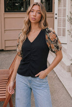 Load image into Gallery viewer, Floral Puff Sleeve Ruched Top