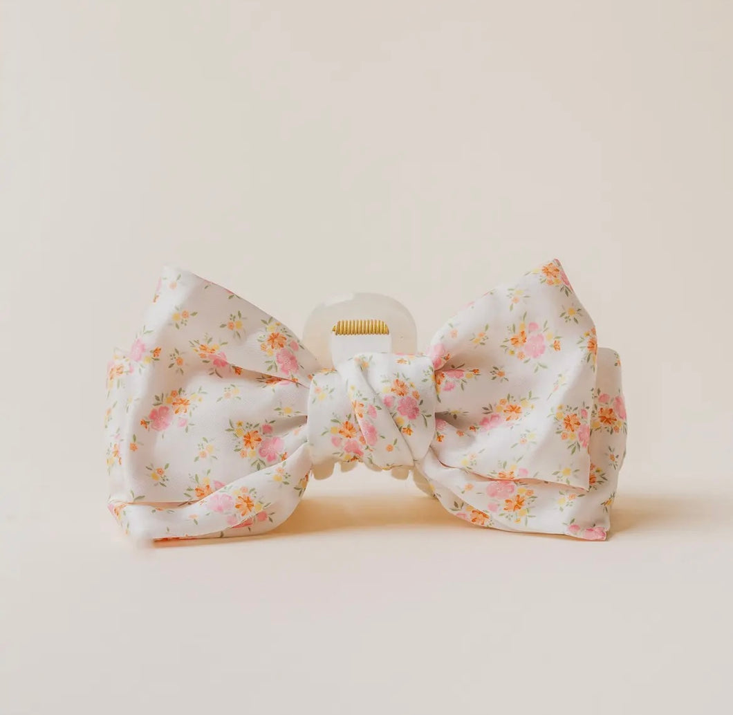 Bow claw clip