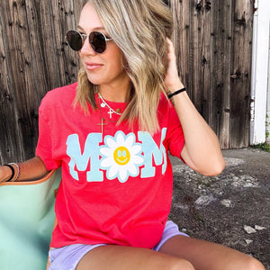 Mom Daisy tee