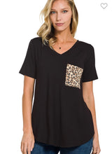 Load image into Gallery viewer, Leopard pocket tee
