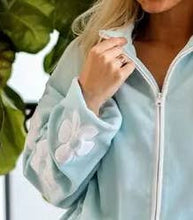 Load image into Gallery viewer, Full-Zip Jacket – Retro Weekend Fleece - Daisy