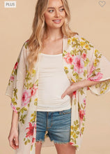Load image into Gallery viewer, Curvy floral kimono