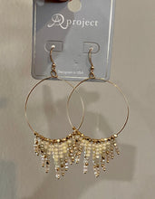 Load image into Gallery viewer, Cream and Pink Beaded Earrings
