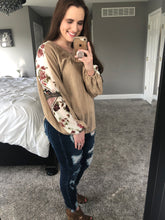 Load image into Gallery viewer, Taupe Top With Floral Sleeves