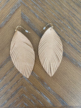 Load image into Gallery viewer, Feather Earrings