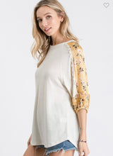 Load image into Gallery viewer, Floral sleeve top