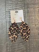 Load image into Gallery viewer, Leopard Glitter Earrings