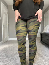 Load image into Gallery viewer, Camo leggings