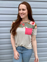 Load image into Gallery viewer, Floral Short Sleeve with Pocket