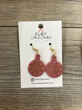 Load image into Gallery viewer, Clay earrings