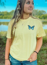 Load image into Gallery viewer, Yellow wild and free tee